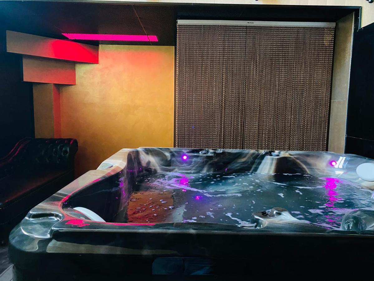 Mieuxqualhotel Jacuzzi Privatif Love Room 波尔多 外观 照片